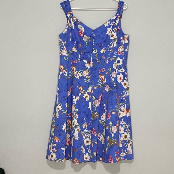 Pretty blue floral dress -retro pin up vibe - Picture 2 of 4